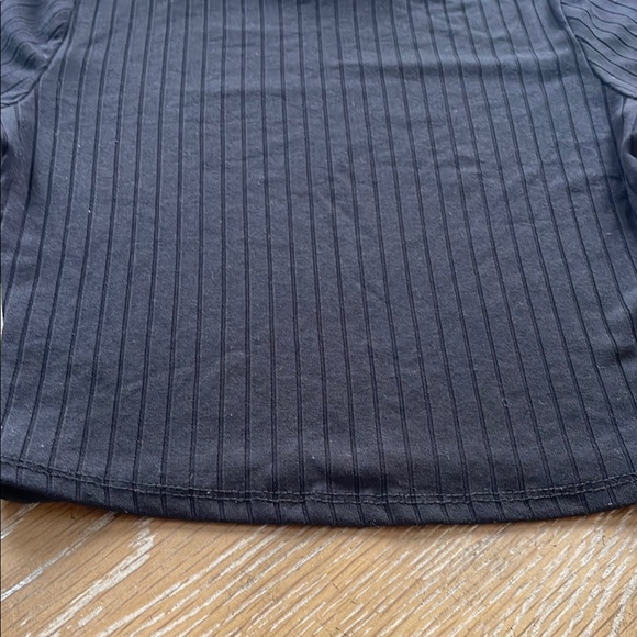 Bozzolo Ribbed Crop Top - Picture 5 of 5